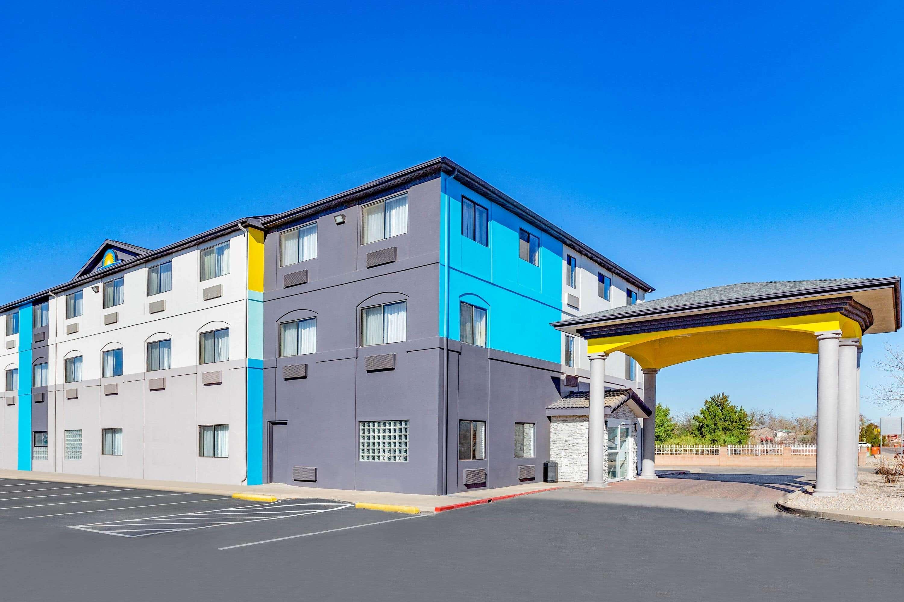 Days Inn By Wyndham Bernalillo Exterior photo