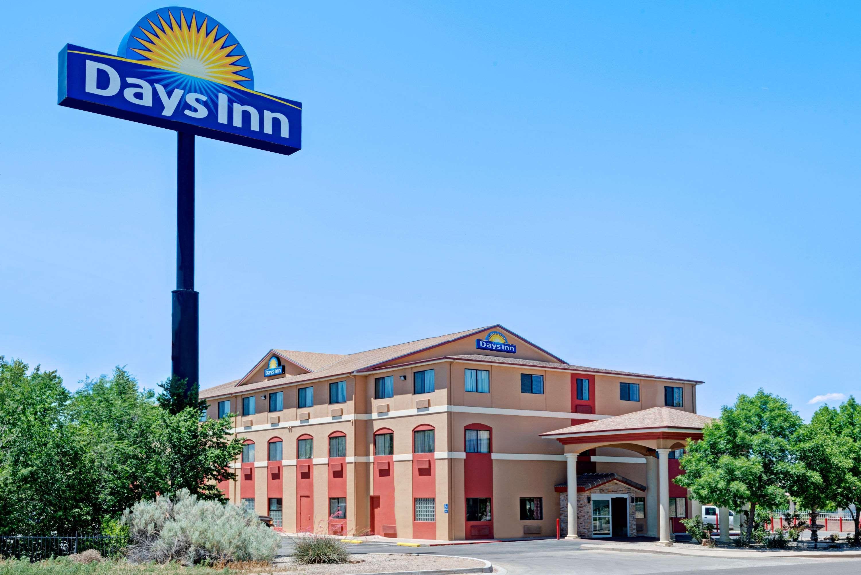 Days Inn By Wyndham Bernalillo Exterior photo